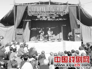河北泊头市评剧团演出丰富村民文化生活