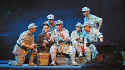 现代京剧《红军故事》首演