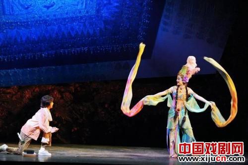 大型现代沪剧《敦煌女儿》惊艳上海