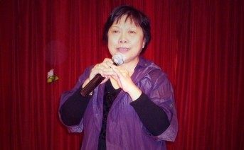 王盘声老师的爱女王士英到沪剧沙龙进行艺术指导