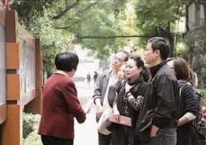 沪剧《小巷总理》