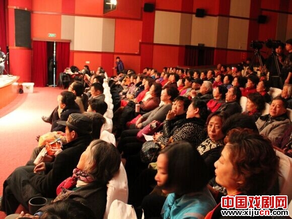 上海长宁、苏州两地工人文化宫沪剧票友联谊演唱会成功举行