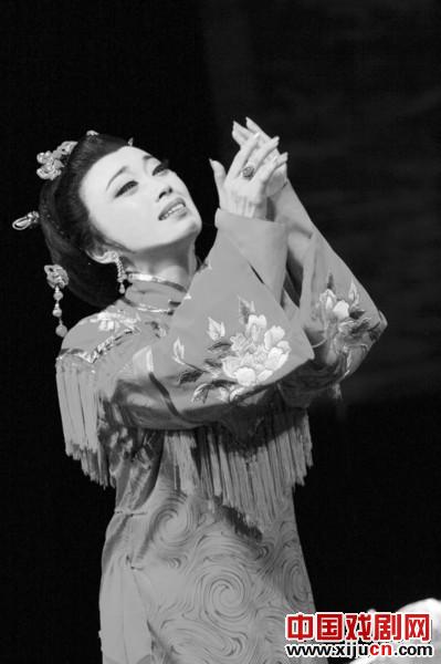 《挑山女人》、《枫染秋渡》等经典剧目亮相山东