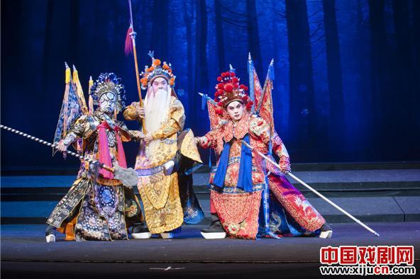 新编历史剧《两狼山上》北京长安大戏院演出