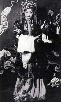 《锁麟囊》程砚秋饰薛湘灵 《锁麟囊》程砚秋饰薛湘灵