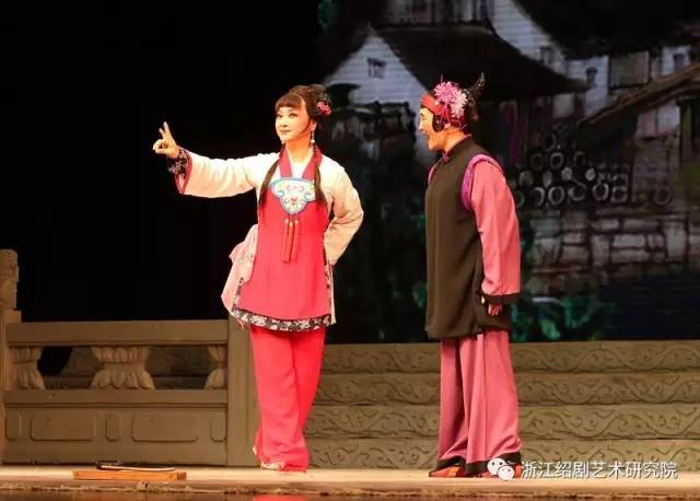 寒梅报春迎新戏曲晚会