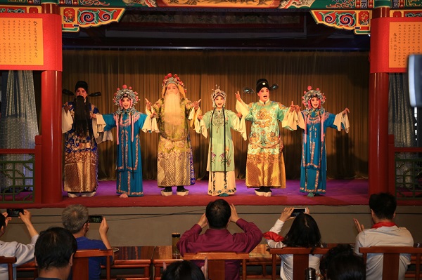 陕西省戏曲研究院秦腔团演出秦腔历史典故戏《大拜寿》