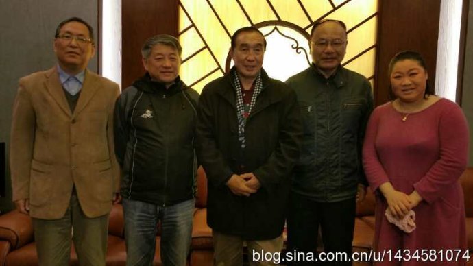 津门名角抵沪上，一票难求亮霓虹