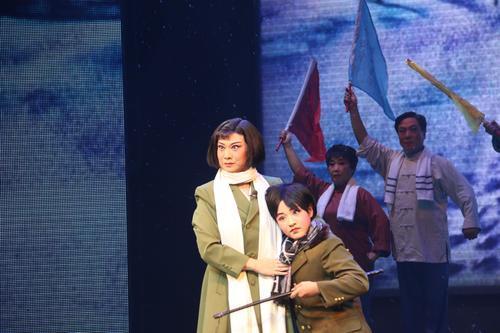 大型反腐题材现代京剧《脚印》亮相