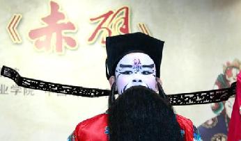 少儿版京剧《赤壁》亮点多