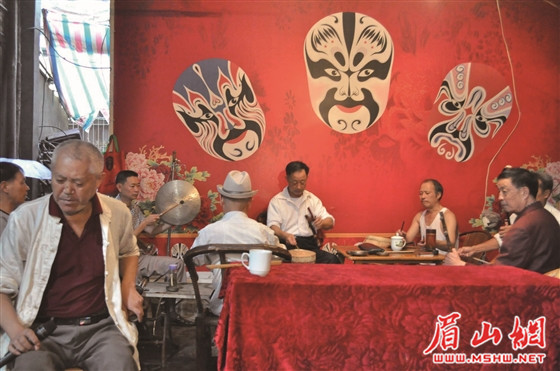 一群老人的川剧逐梦路