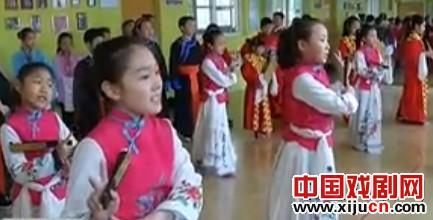 青岛市第一家&ldquo;京剧小花旦&rdquo;培训班很火爆