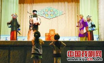京剧传承&mdash;&mdash;辽宁娃娃敲响堂鼓