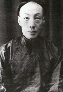 京剧大师机智应对&ldquo;舞台事故&rdquo;