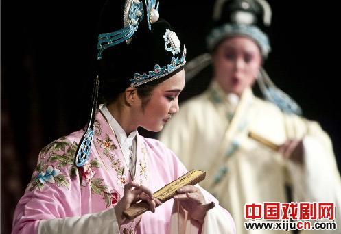 浙江嵊州越剧团演出《碧玉簪》