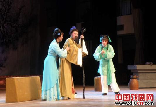 芳华越剧团首场走基层惠民演出