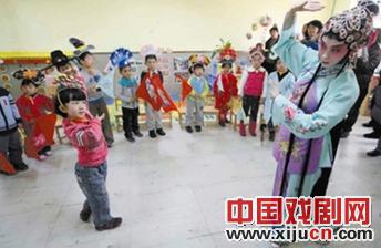 打破科班教育模式