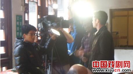 美国电视台《探索》栏目摄制组来悦来茶园拍摄川剧