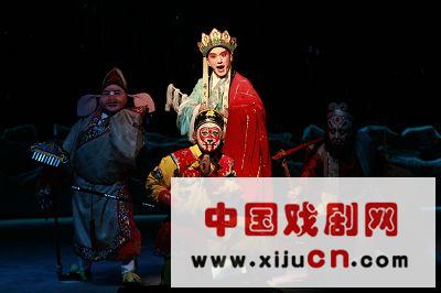 上海京剧院的保留剧目，《孙悟空大战盘丝洞》的奥运版首次亮相（图）