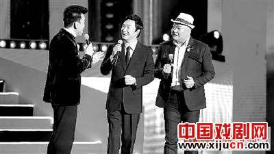 费玉清现场和范军学唱豫剧