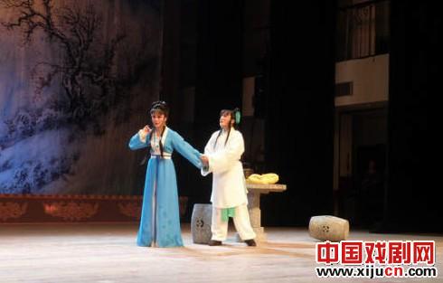 芳华越剧团首场走基层惠民演出