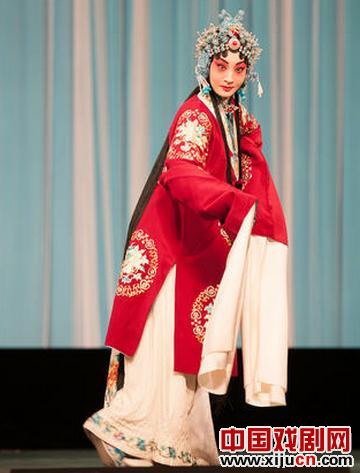 付佳:加强文化修养 做党和人民信得过的好演员 - 京剧新闻 - 戏曲文化