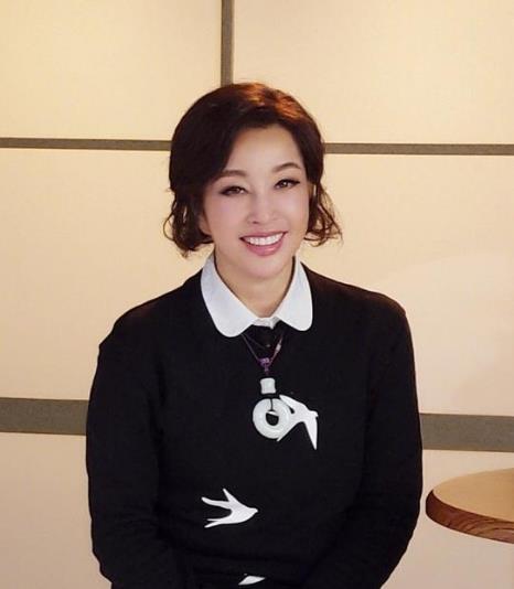 刘晓庆跨界挑战京剧《传承中国》聚焦国粹