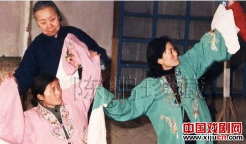 著名豫剧演员陈素真回汴传艺