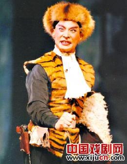 梅兰芳金奖得主李军领衔的《智取威虎山》广州上演