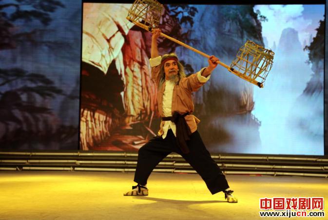 安阳市催派艺术研究院王鹏英把渣滓洞里的老英雄《华子良》