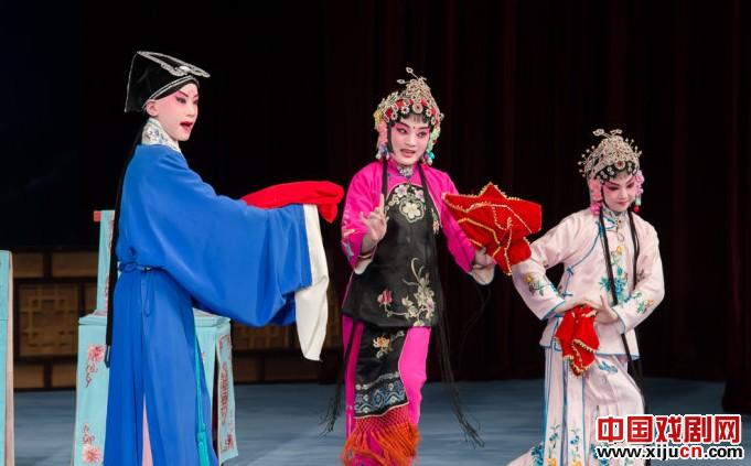 《三节烈借当》徐乔竹 饰 张春莲 杨蕾 饰 张秋莲 党斌斌 饰 王定保