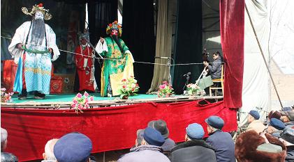 河南安阳市豫剧团下乡演出