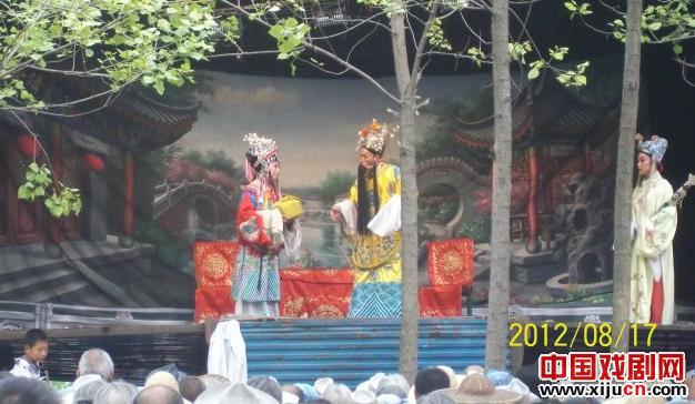 观看豫剧《王莽篡朝》