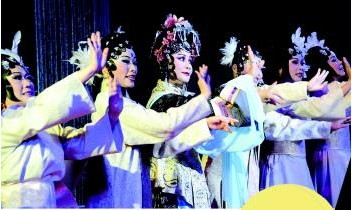 高龄豫剧团开创豫剧新领域