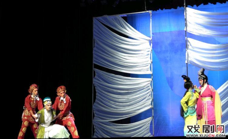 豫剧《海的女儿》