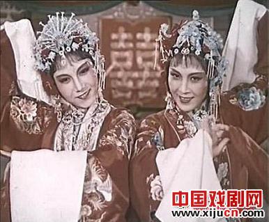 评新凤霞的演唱风格