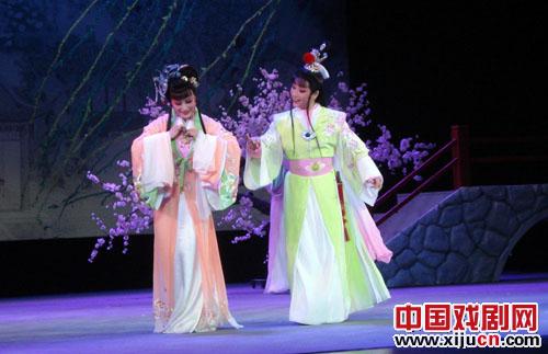 《红楼梦》、《一缕麻》、《盘夫索夫》和《孟丽君》将在江城上演