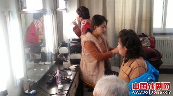 张淑桂筱玉霜支持《蓟运戏曲风》冒雪教戏