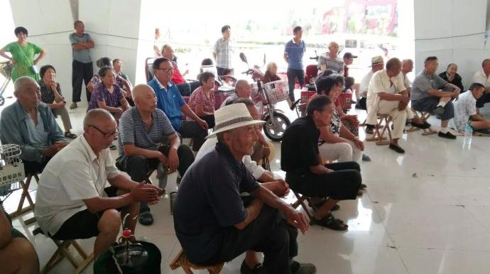 兰考市民爱听、爱唱豫剧