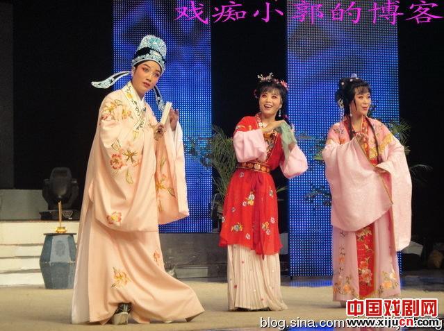 曲剧《红娘·酬韵》胡秀琴饰演张生