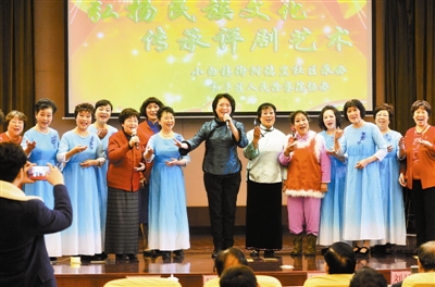 白派剧团与社区居民共庆元宵佳节