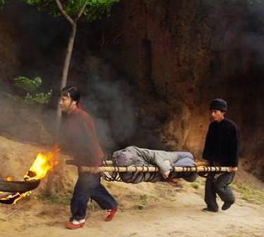 豫剧电影《铡刀下的红梅》首映