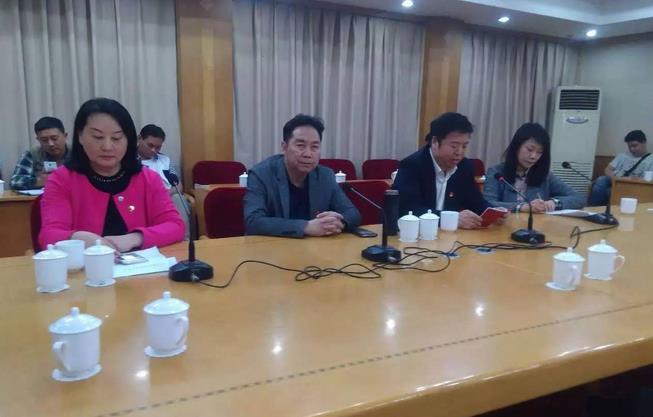 河南豫剧院二团学党章党规、学习近平总书记系列讲话,做合格党员学习教育