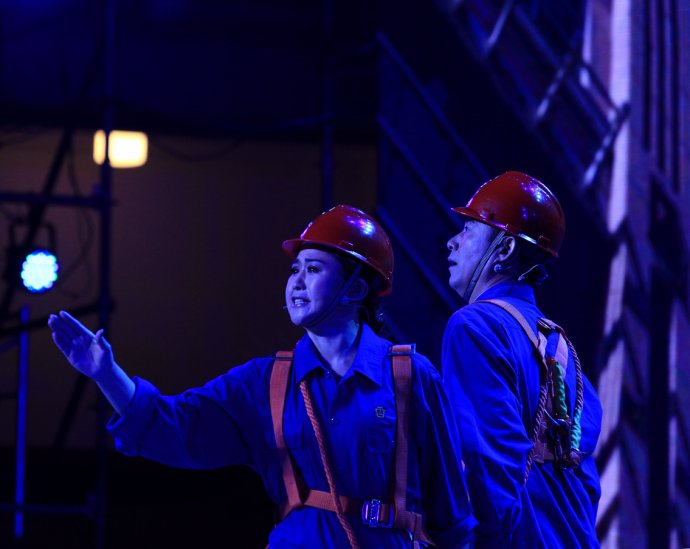 大型现代音乐舞蹈诗剧《农民工之歌》