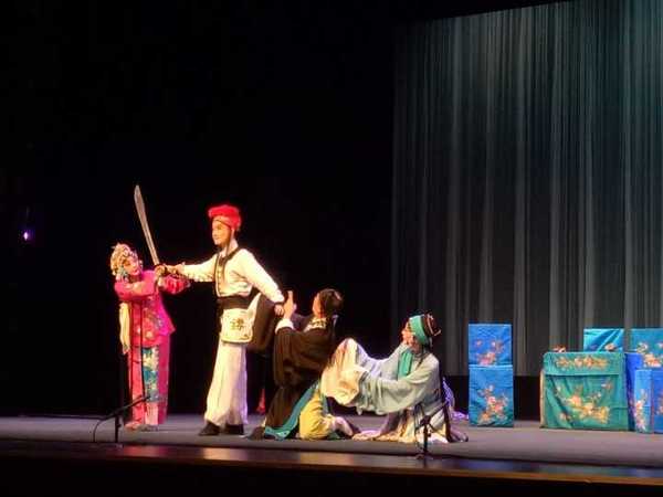 新编川剧《白面虎肖方》