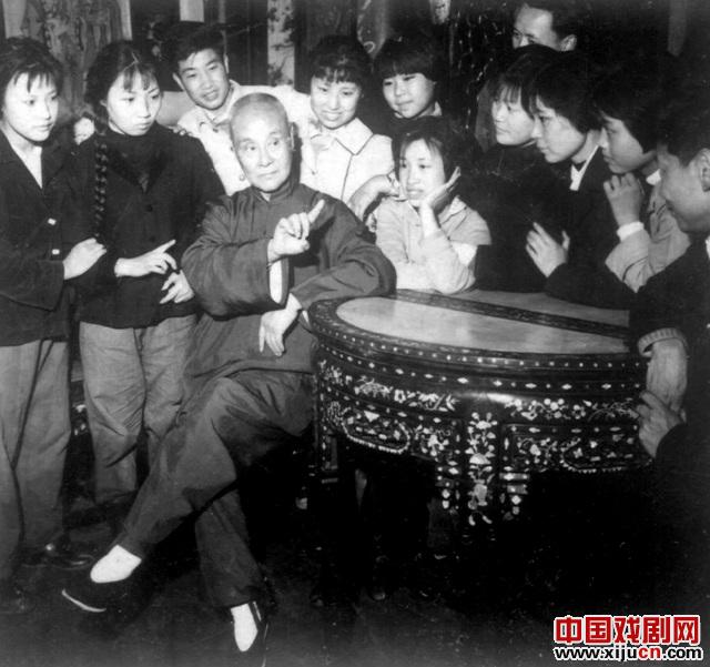 60年风雨历程 60年青春舞台