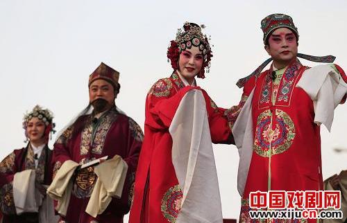 罗会芹为乡亲们演出评剧经典剧目《花为媒》