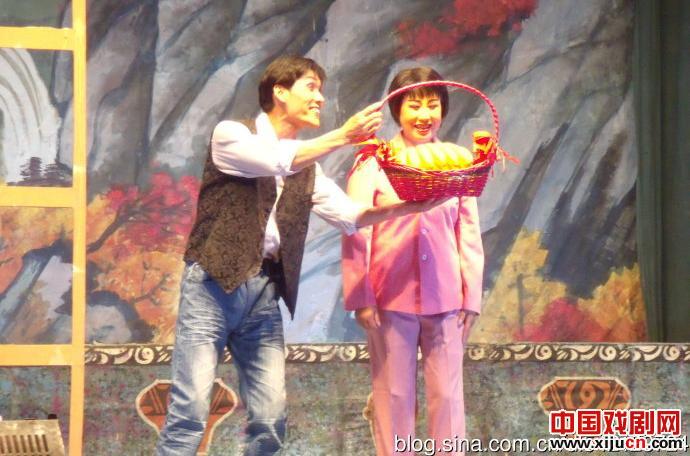 曲剧《婚姻大事》