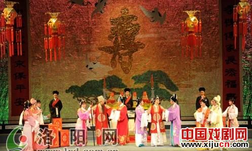 浙江小百花越剧团首次来洛演出《五女拜寿》