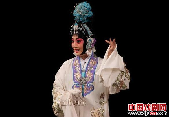 八月中秋月弯弯&mdash;&mdash;看姜亦珊主演京剧《望江亭》